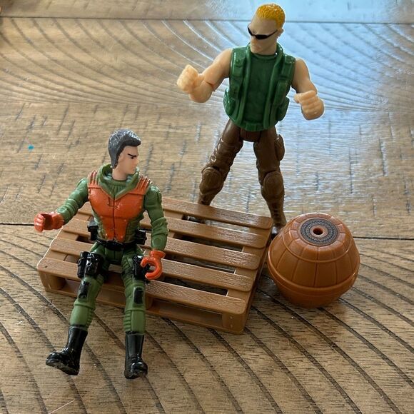Bruder Bruhs 😎 😎 2 Action Figures w/ barrel & pallet - Picture 11 of 11